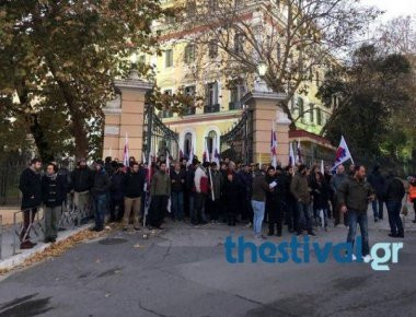 Έληξε η κατάληψη του υπουργείου Μακεδονίας-Θράκης από τα μέλη του ΠΑΜΕ - «Περνάμε στην αντεπίθεση» (φωτό, βίντεο) (upd)